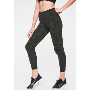 Athleta Contender Reflective 7/8 Tights
